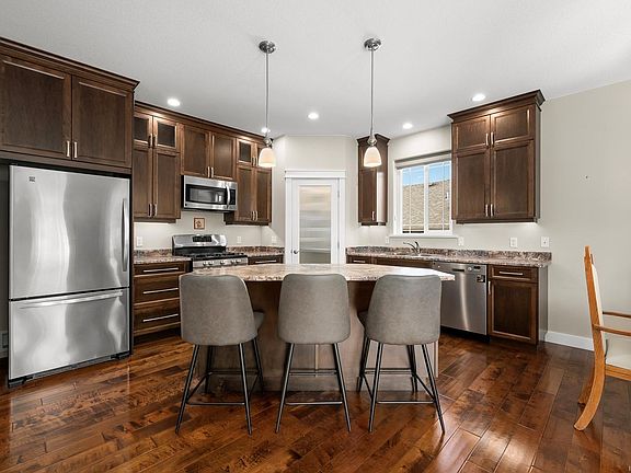 4th image of 165 Strathcona Way