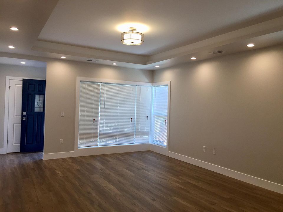 1st image of 461 Lincoln Ave