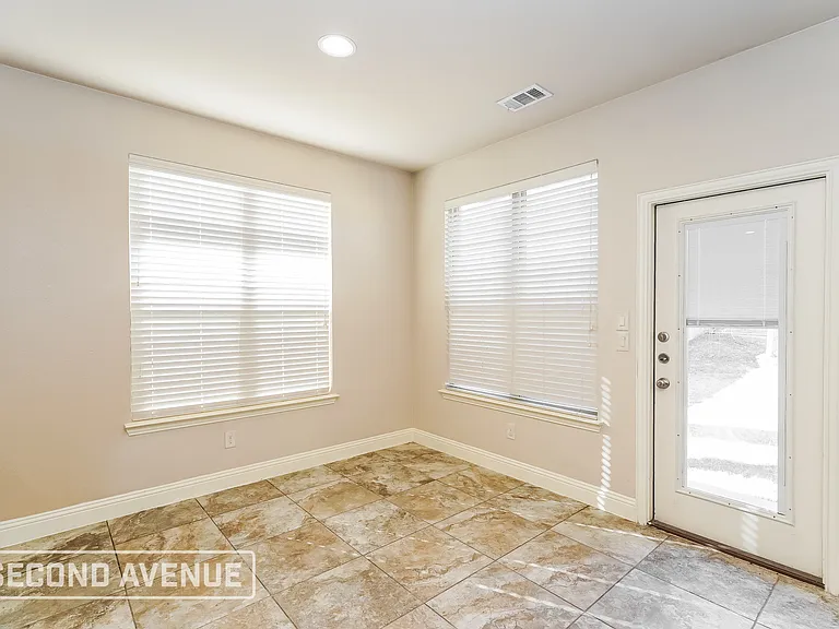401 Bamborough Dr — Photo 8
