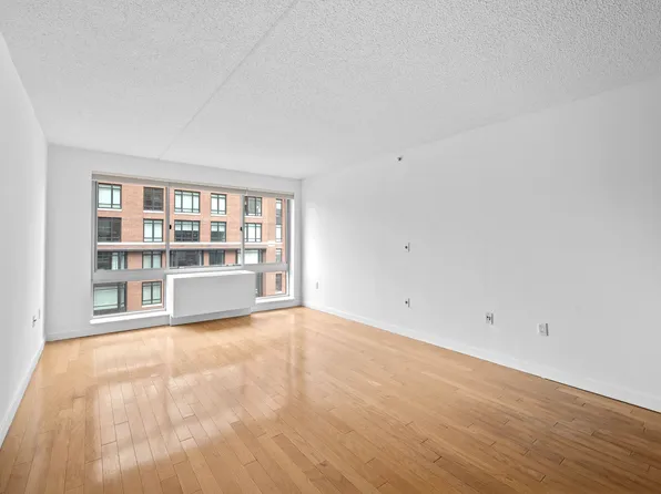 555 West 23rd Street image 1 of 5