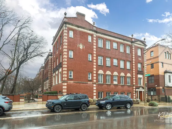 1033 Ontario St APT 2DN, Oak Park, IL 60302