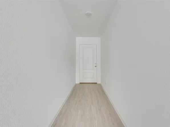 4947 Volunteer Dr, Ennis, TX 75119