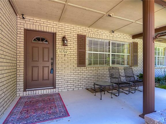 4th image of 16702 Parker Dr