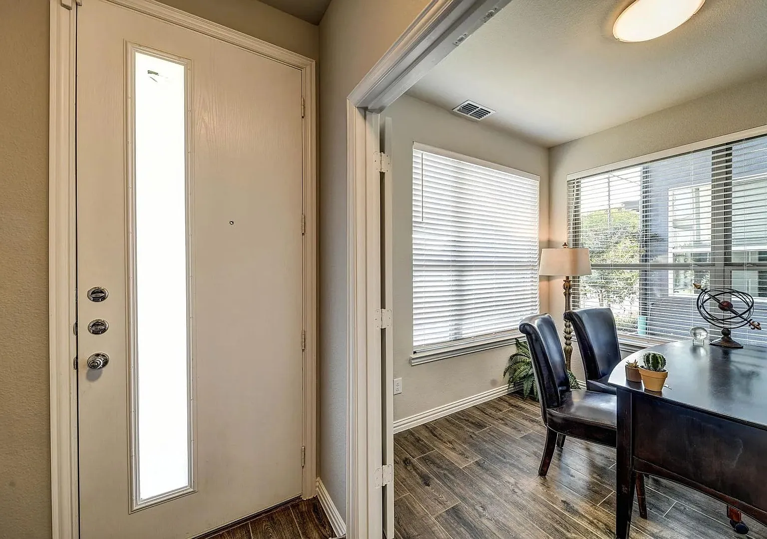 Lamar Townhomes — Photo 2