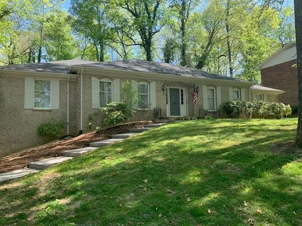 555 Hunter Trl NE, Cleveland, TN 37312