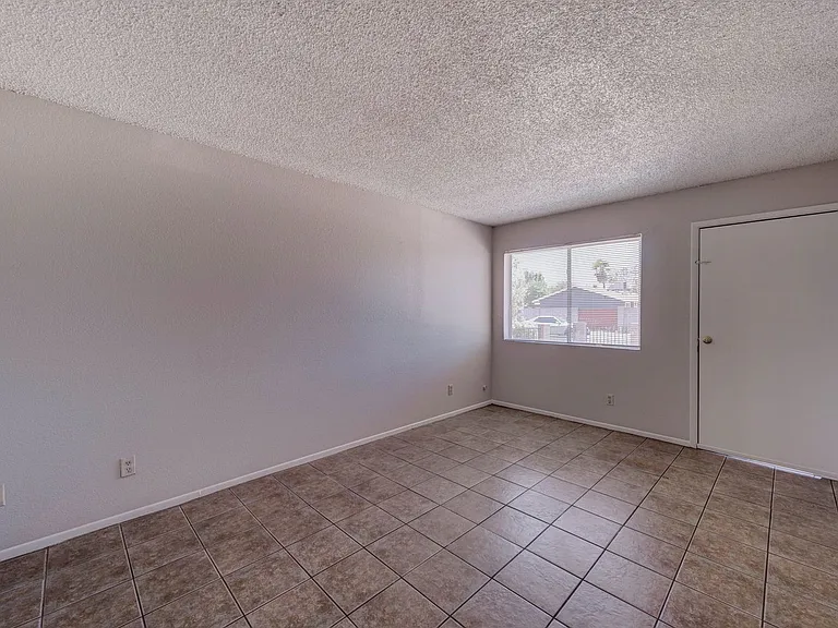 371 N Williams St — Photo 6