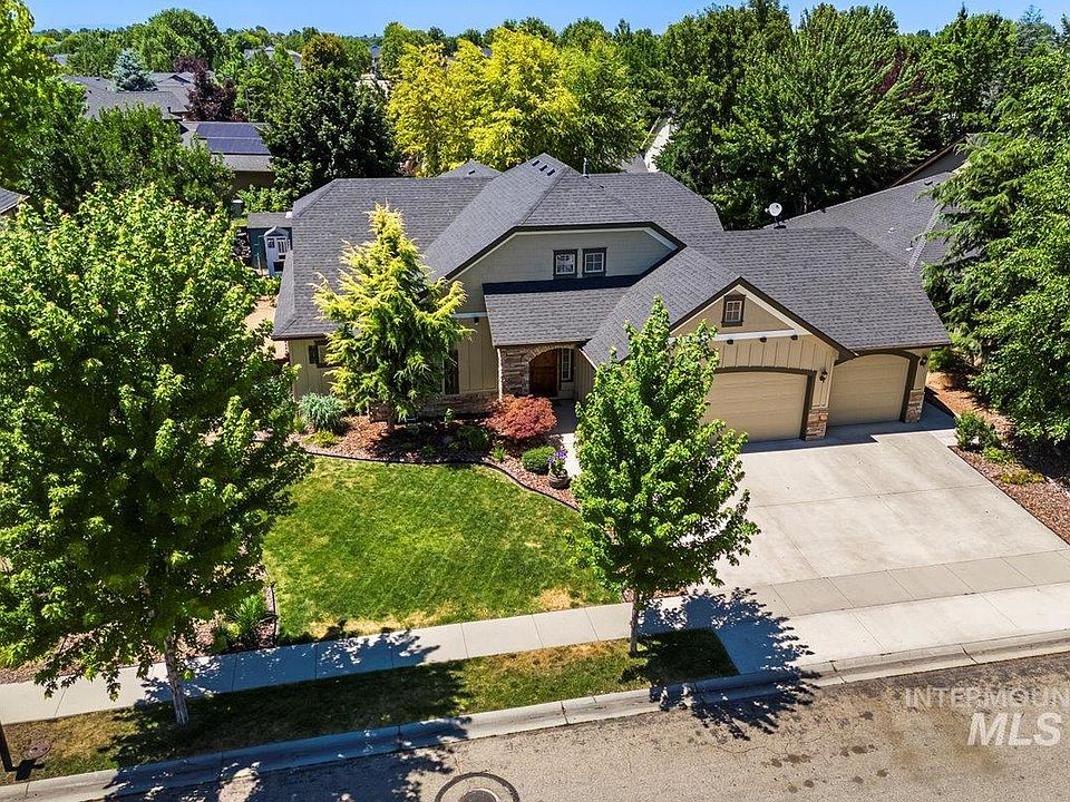 1st image of 4039 N Legacy Woods Ave