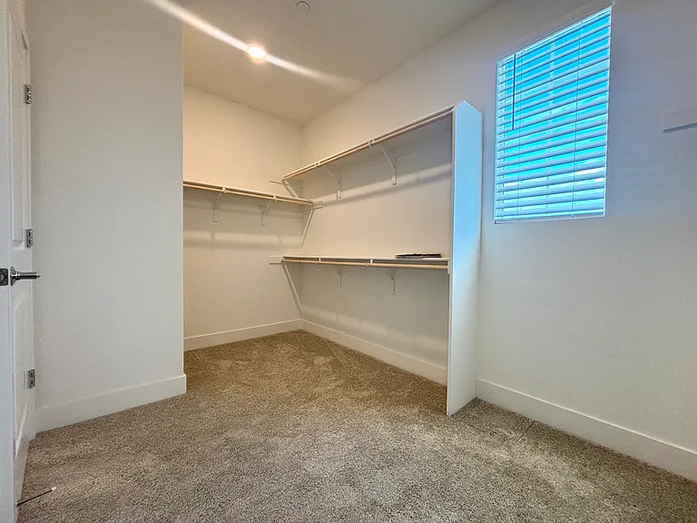 2051 Rosemary Dr — Photo 23