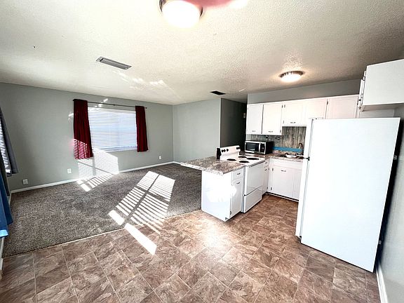 4th image of 231 Poinsettia Dr #A