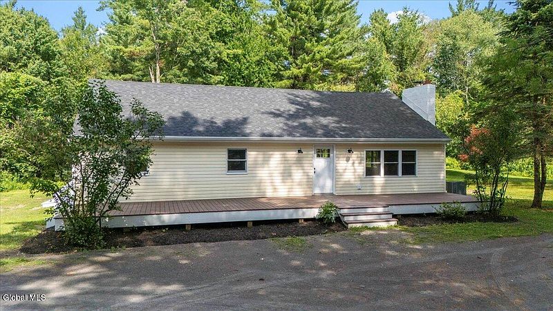3rd image of 1084 County Route 74