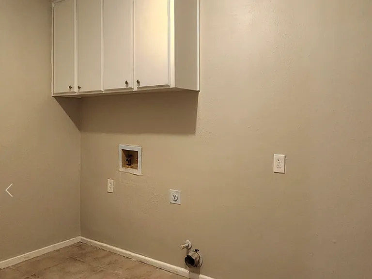 4530 Marshall St — Photo 8