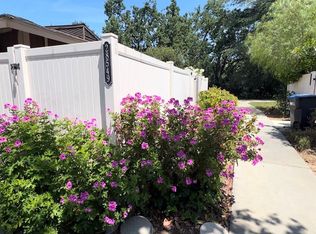28549 Conejo View Dr, Agoura Hills, CA 91301