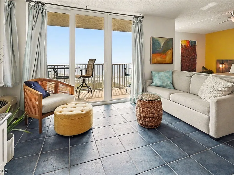 7330 Estero Blvd #202