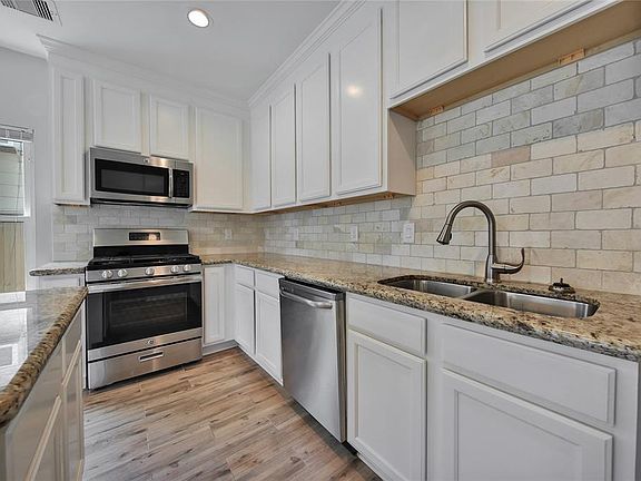 5th image of 2616 Rosewood St