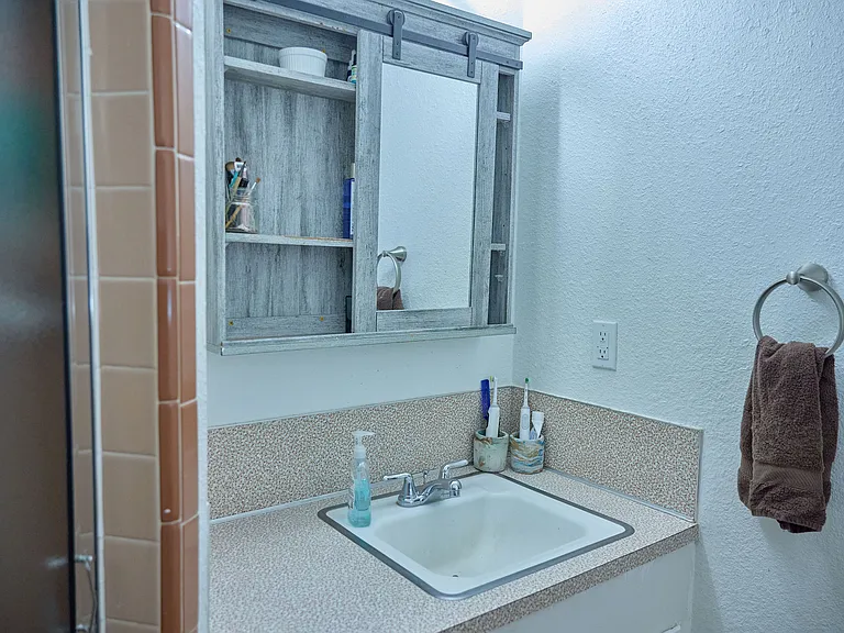 10211 Hazelhurst Dr — Photo 22