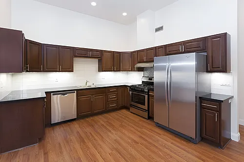 1150 S Van Ness Ave #1150 Photo 1