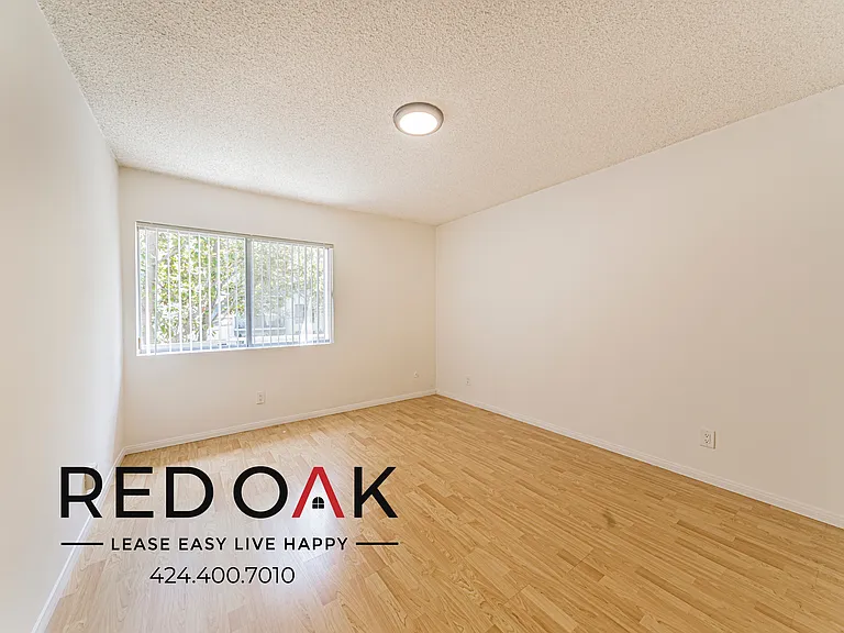 319 S Clark Dr #108 — Photo 10