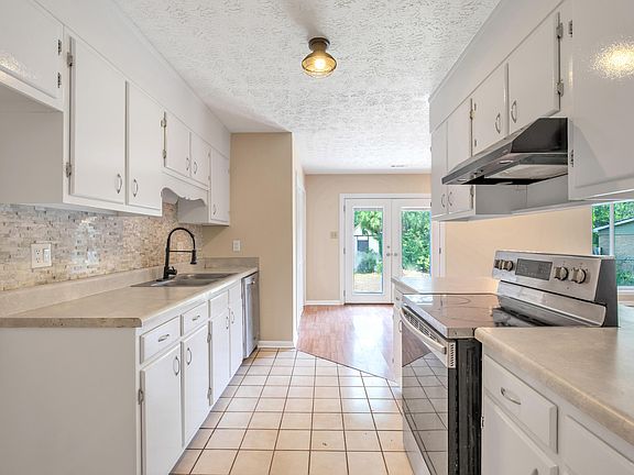 5th image of 6920 Skyhawk Dr