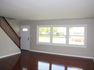 37 Prunewood Rd, Levittown, PA 19056