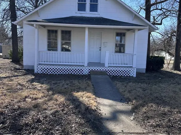 236 Pine St, Sullivan, MO 63080