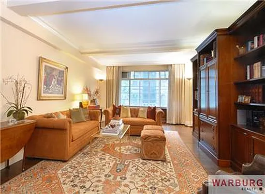 Sold by Warburg | media 18