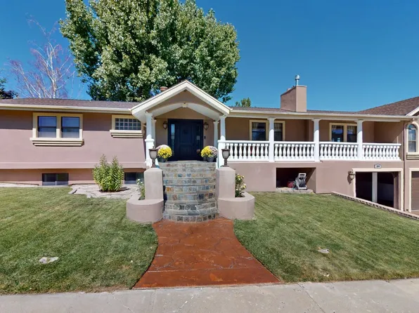 2094 Russell Dr, Elko, NV 89801