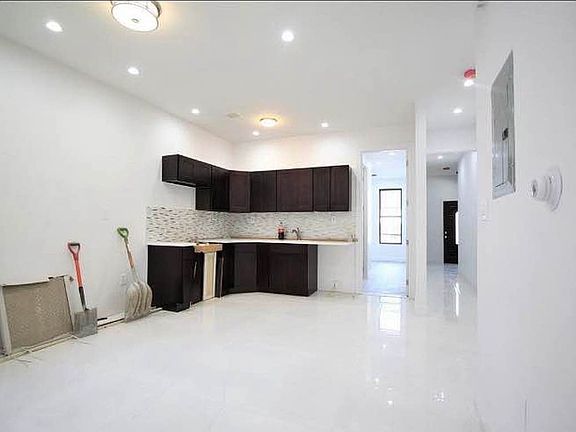 3rd image of 188 Howard Ave #1