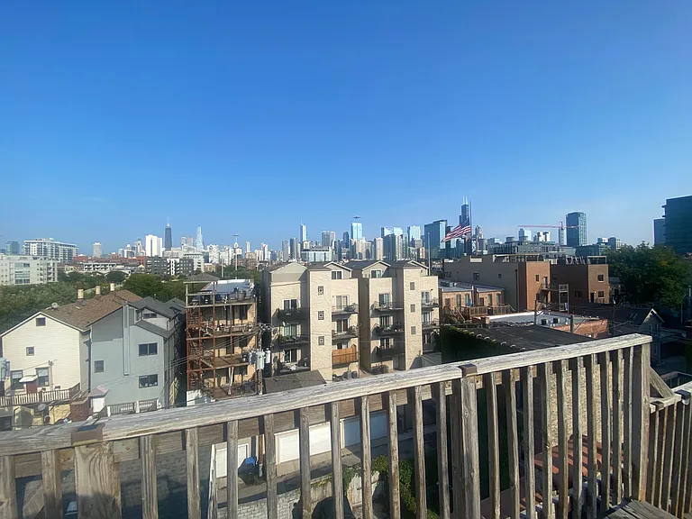 1151 W Erie St #3R — Photo 6