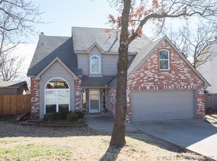 6706 Silver Oak Dr, Tulsa, OK 74107