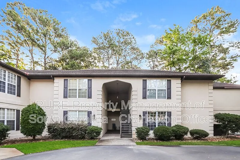 3 bed, 3.0 bath, 1750 sqft, $1,899 — Photo 2