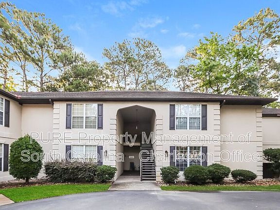3rd image of 208 Pipers Ln #208