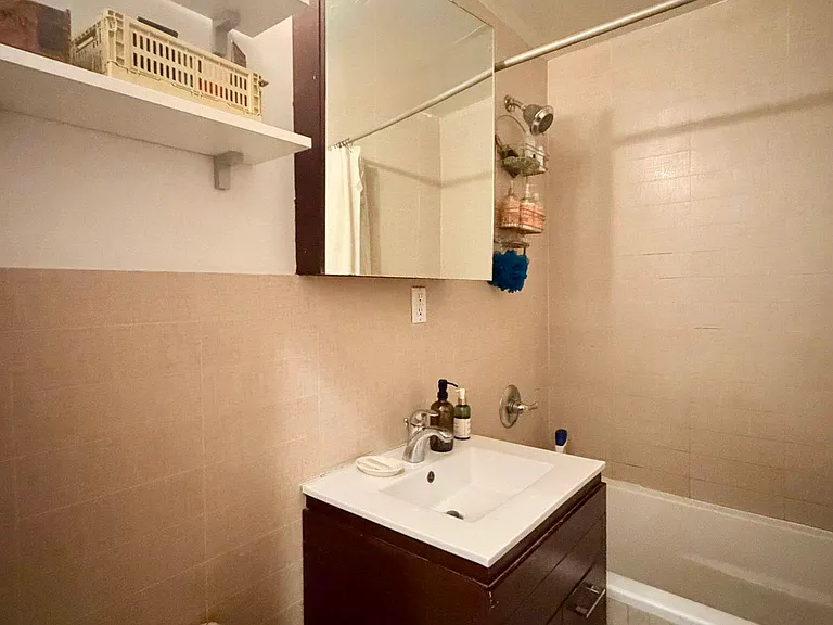 317 Putnam Ave #2R — Photo 9