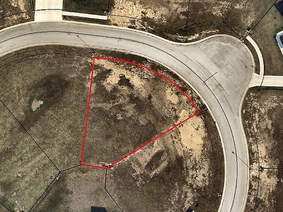 2nd image of 375 Miami Erie Cir