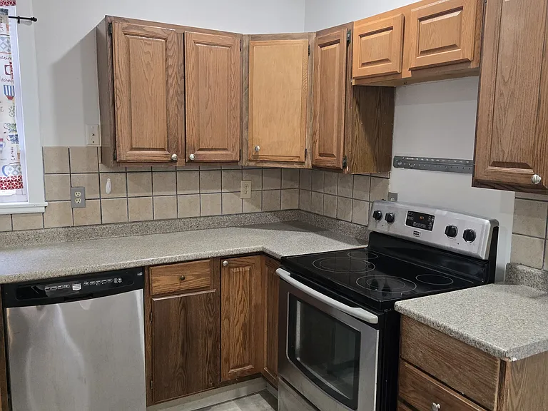 103 Wayne St #2 — Photo 16