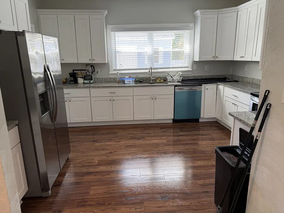 217 W 30th St