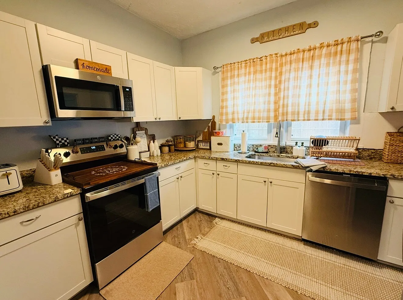3 bed, 1264 sqft, $1,800 — Photo 3