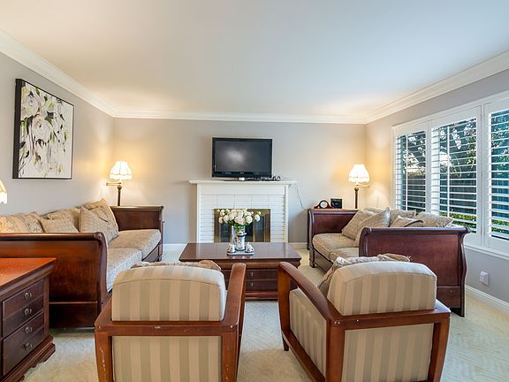 3rd image of 2801 Lucena Dr