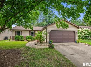 5253 Carlton Dr, Springfield, IL 62703