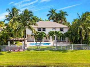 1642 Victoria Pointe Cir, Weston, FL 33327