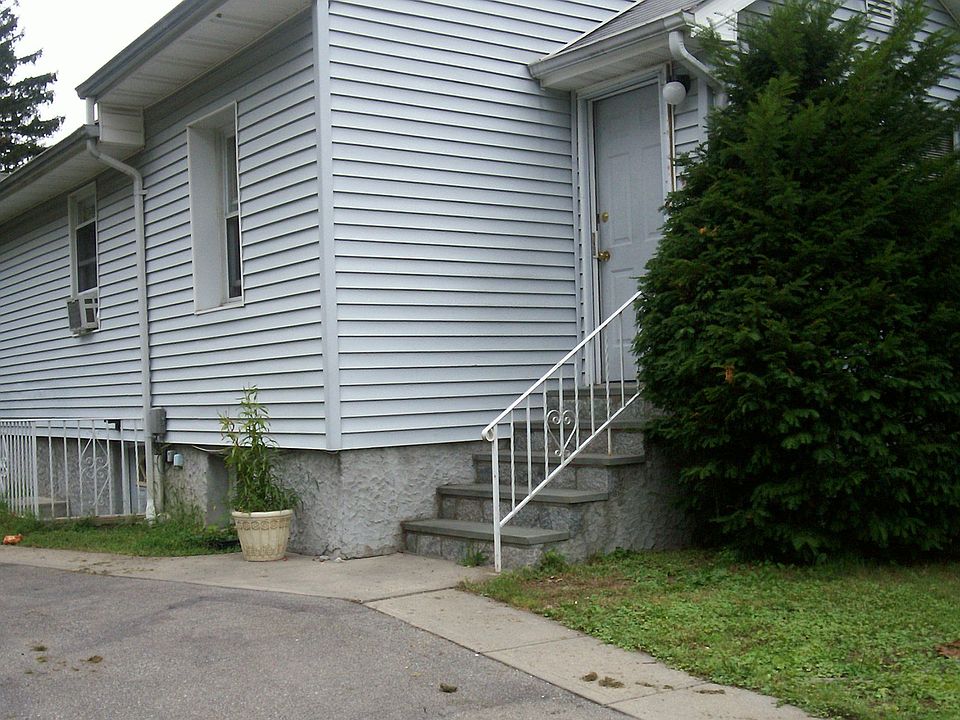 1st image of 24 Francis Pl