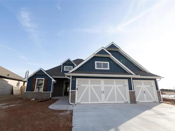 916 Peony Pl, Edmond, OK 73034