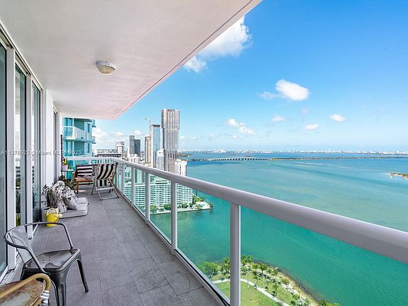 3rd image of 1800 N Bayshore Dr APT 3509