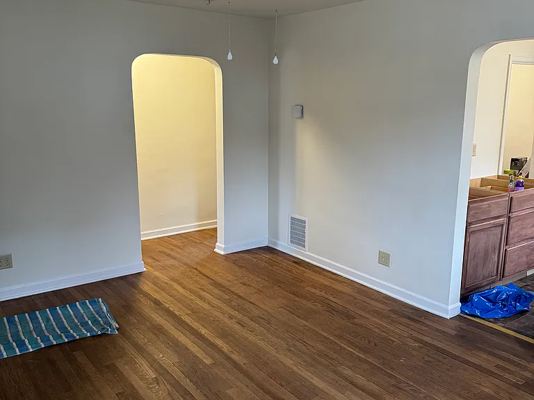 131 E Channel St — Photo 6
