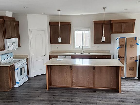 3rd image of 350 E San Jacinto Ave Space 116
