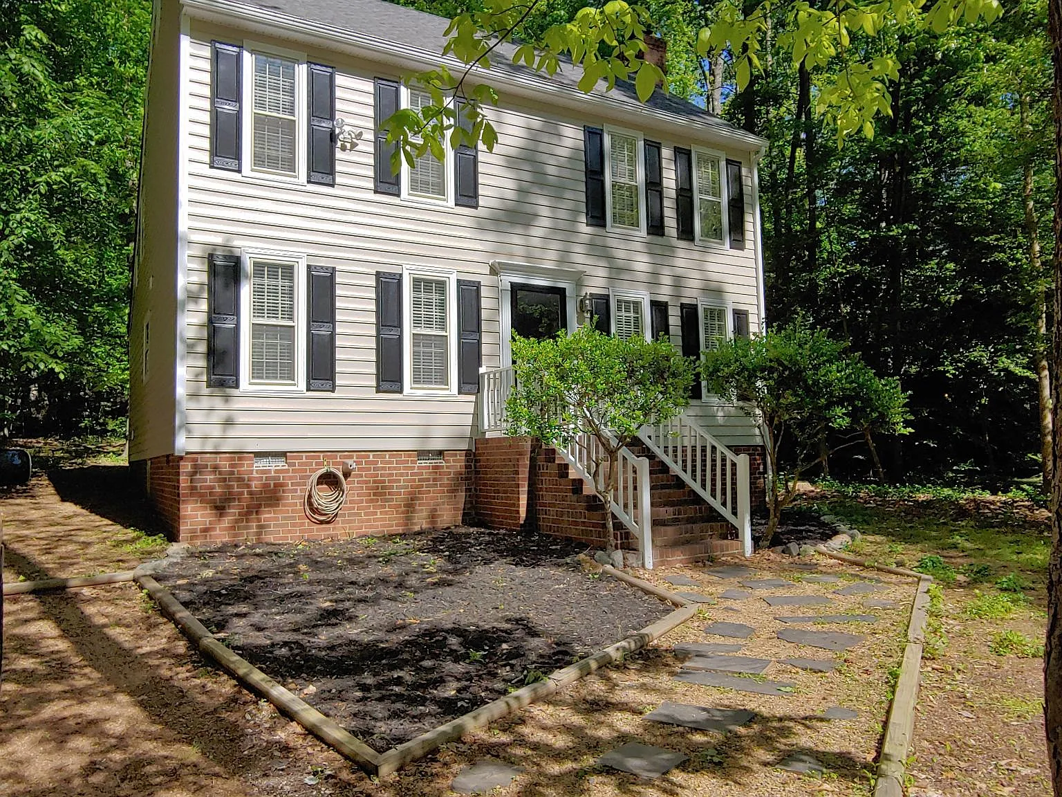 3 bed, 2.5 bath, 1517 sqft, $2,350 — Photo 2