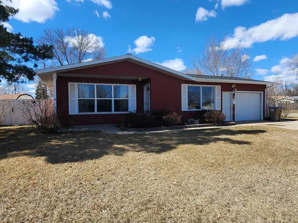 2 22nd St SW, Minot, ND 58701