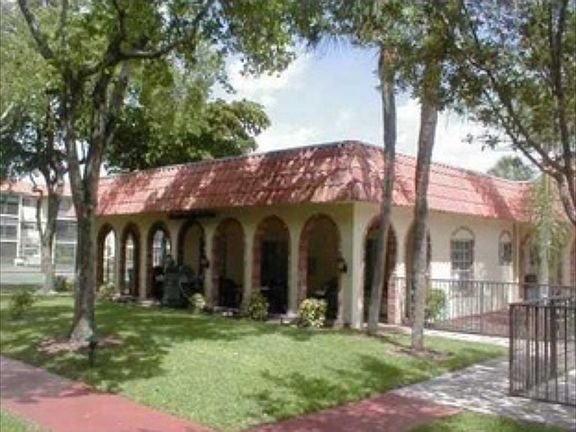3rd image of 253 S Cypress Rd APT 233