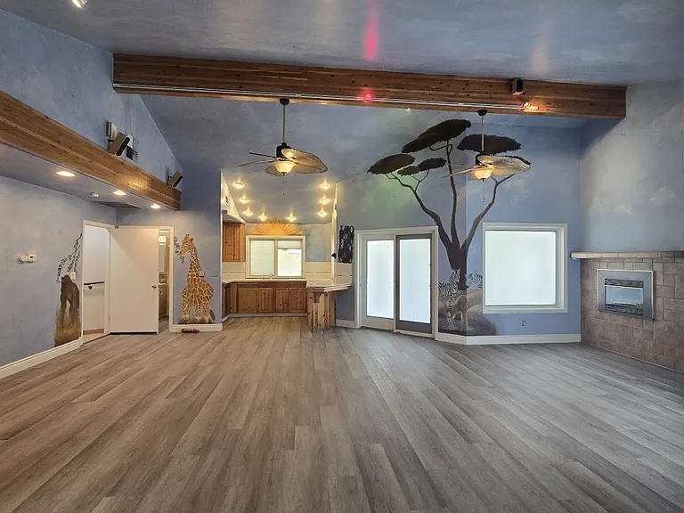 1176 W San Bruno Ave — Photo 33