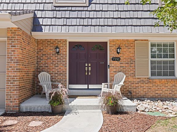 4th image of 7191 S Olive Way