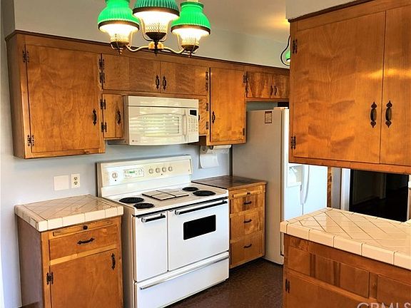 5th image of 841 S Lolita St